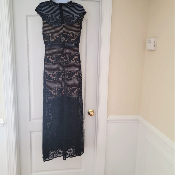 Bisou Bisou  Evening Lace Gown - Picture 2 of 12